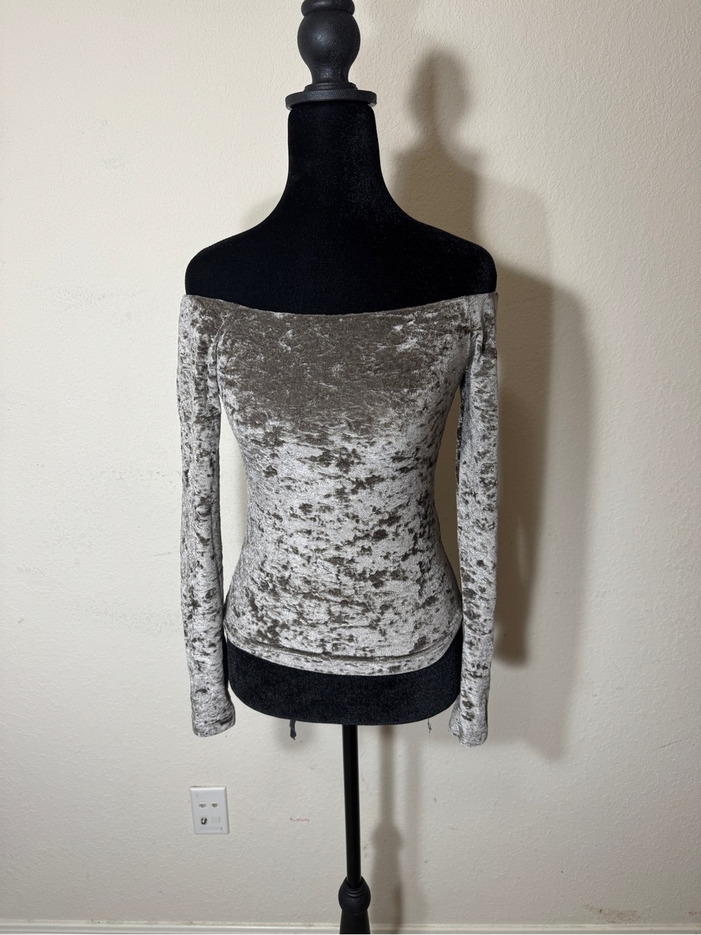 FRAME Velvet Off The Shoulder Top Silver Grey Crushed Velour Long Sleeve Y2K